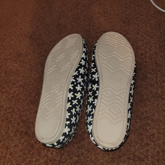NWOT Toms Floral Slip-On Shoes - Picture 7 of 7